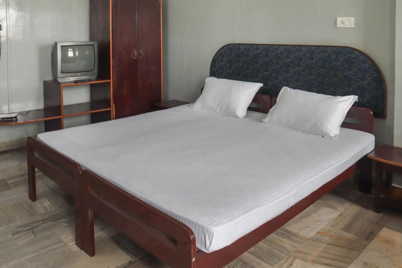 Spot On 49477 Hotel Galaxy Dimapur Luaran gambar